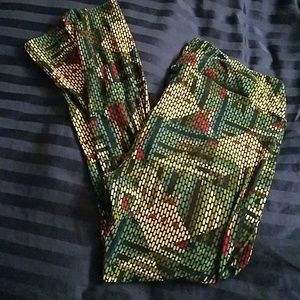 Lularoe TC Santa leggings